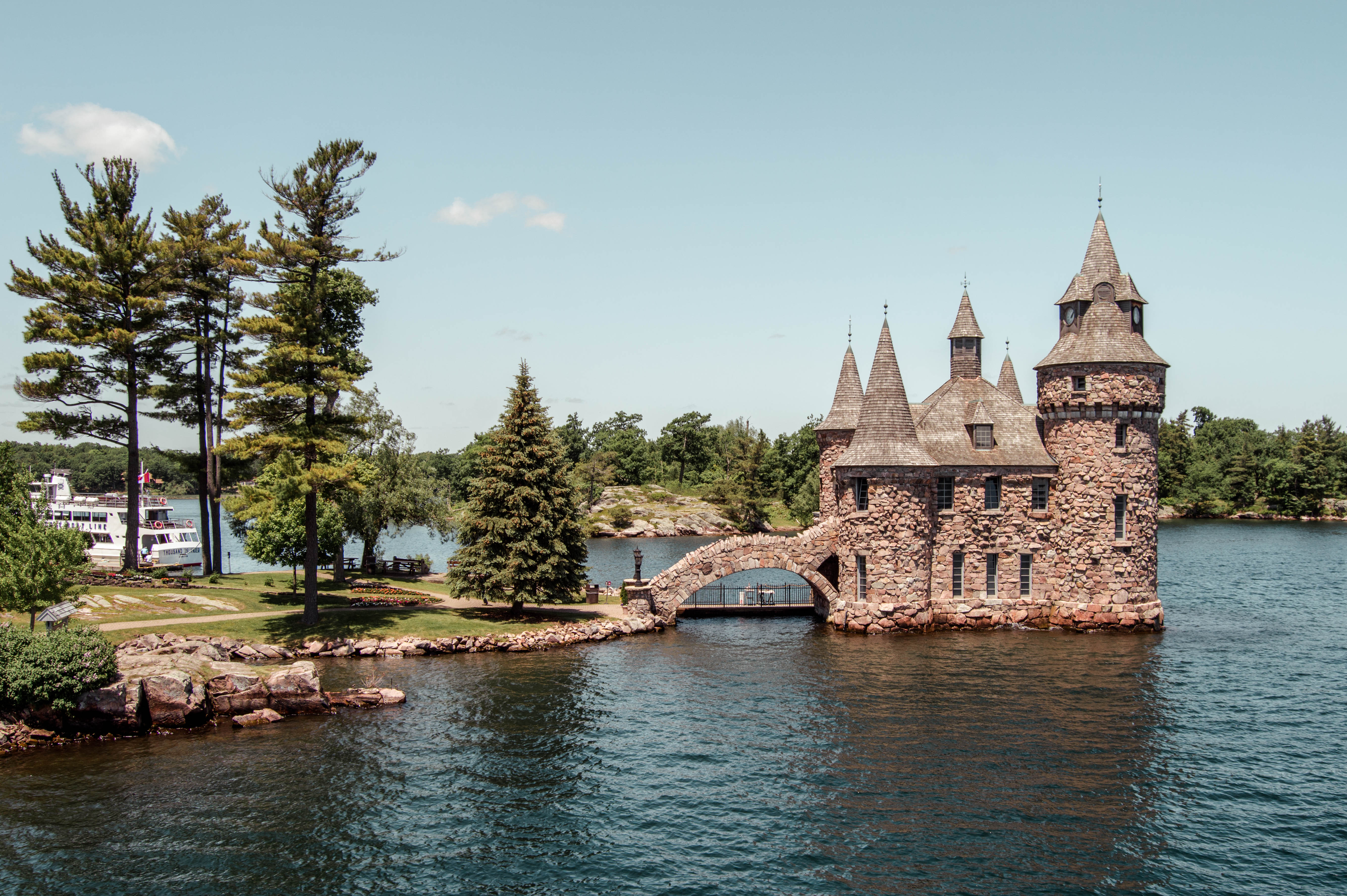 1000 islands zip tour