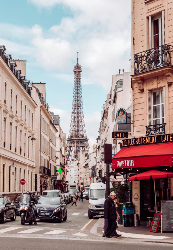 Eiffel Tower Le Recrutement Café