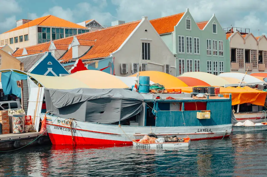 Floating Market Willemstad Photo Spots