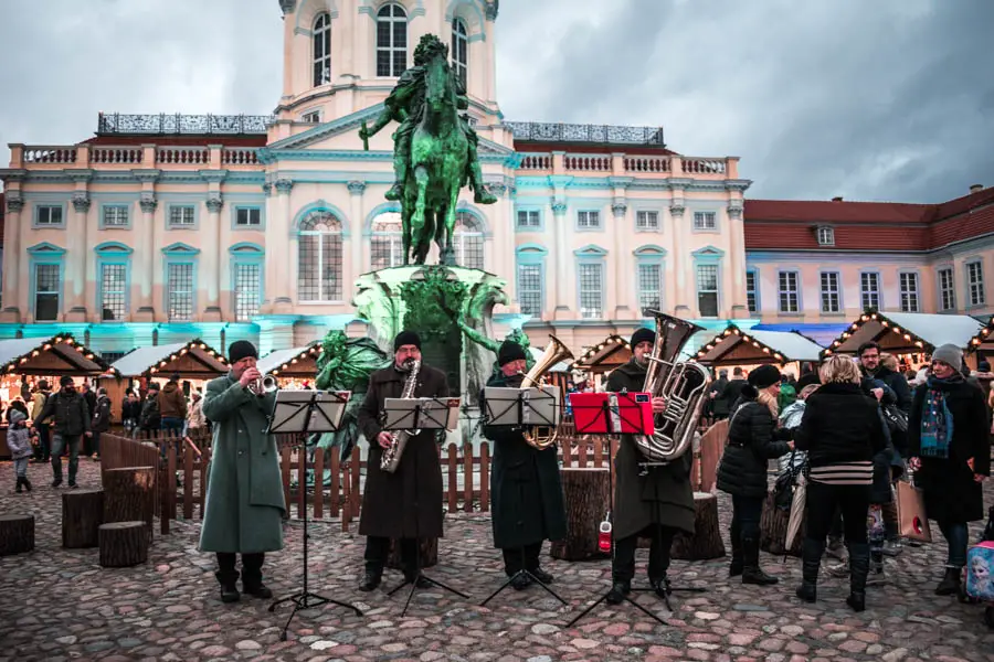 Musicians outside of Charlottenburg Palace